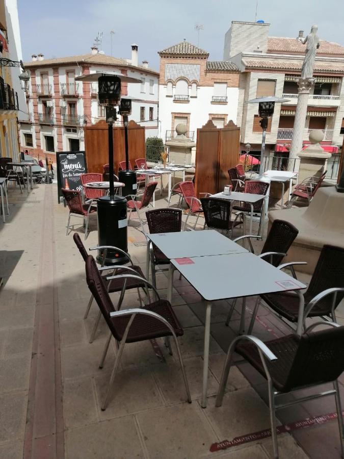 Hospedium Dlj Hostal Tematico Desde La Juderia Arjona ภายนอก รูปภาพ
