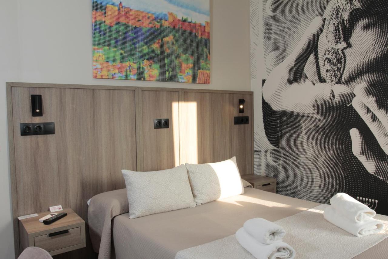Hospedium Dlj Hostal Tematico Desde La Juderia Arjona ภายนอก รูปภาพ