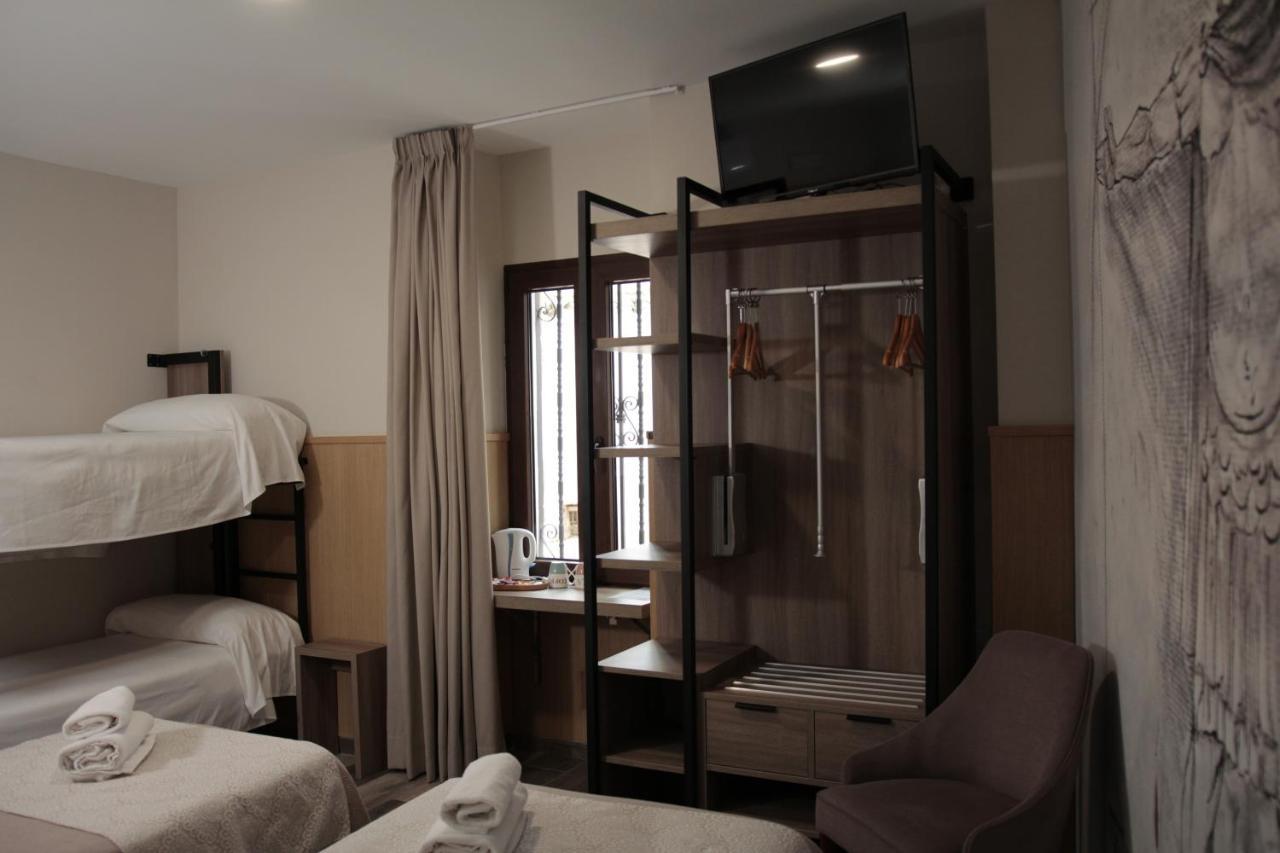 Hospedium Dlj Hostal Tematico Desde La Juderia Arjona ภายนอก รูปภาพ