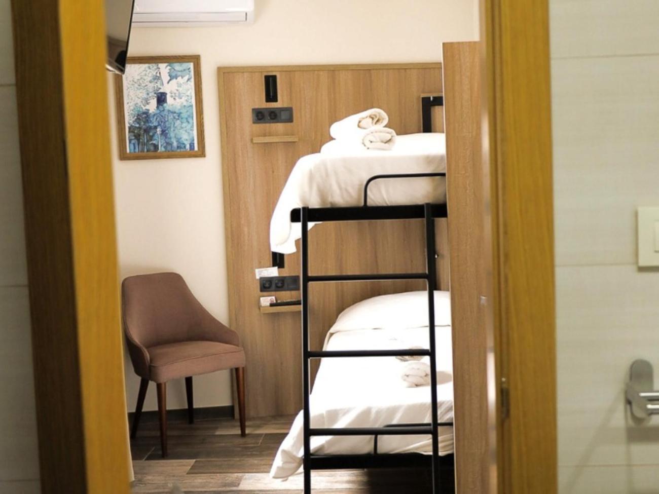 Hospedium Dlj Hostal Tematico Desde La Juderia Arjona ภายนอก รูปภาพ