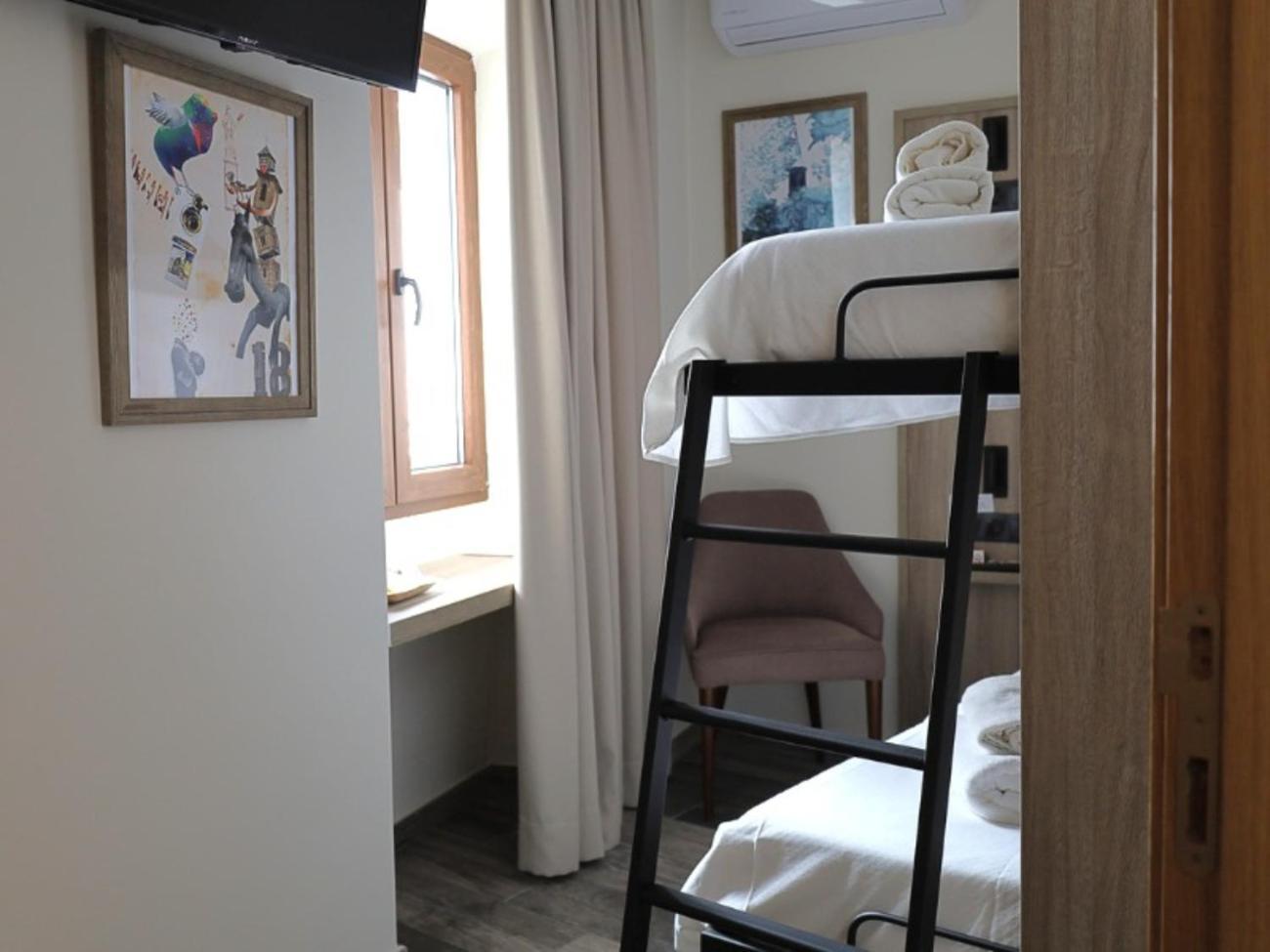Hospedium Dlj Hostal Tematico Desde La Juderia Arjona ภายนอก รูปภาพ